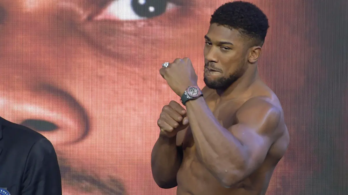 JEDDAH, SAUDI ARABIA - AUGUST 20: Anthony Joshua spars for the cameras during the weigh-in for the Rage on the Red Sea Heavyweight Title Fight at King Abdullah Sports City Arena on August 20, 2022 in Jeddah, Saudi Arabia. Photo by Khalid Alhaj/MB Media SPO PUBLICATIONxINxGERxSUIxAUTxONLY Copyright: xKhalidxAlhaj/MBxMediax