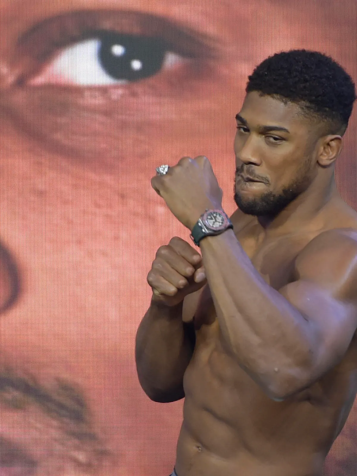  JEDDAH, SAUDI ARABIA - AUGUST 20: Anthony Joshua spars for the cameras during the weigh-in for the Rage on the Red Sea Heavyweight Title Fight at King Abdullah Sports City Arena on August 20, 2022 in Jeddah, Saudi Arabia. Photo by Khalid Alhaj/MB Media SPO PUBLICATIONxINxGERxSUIxAUTxONLY Copyright: xKhalidxAlhaj/MBxMediax