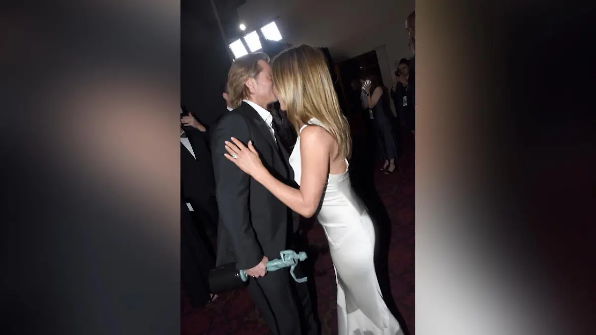 Brad Pitt & Jennifer Aniston wieder ein Paar? Turtelnd bei den SAG Awards
