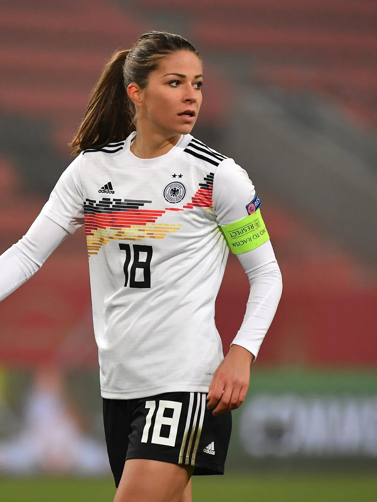Melanie LEUPOLZ (GER), Aktion,Einzelbild,angeschnittenes Einzelmotiv,Halbfigur,halbe Figur. Fussball Laenderspiel Frauen, EM-Qualifikation, Deutschland (GER) - Griechenland (GRE) 6-0 am 27.11.2020 in Ingolstadt AUDI SPORTPARK/ Deutschland.