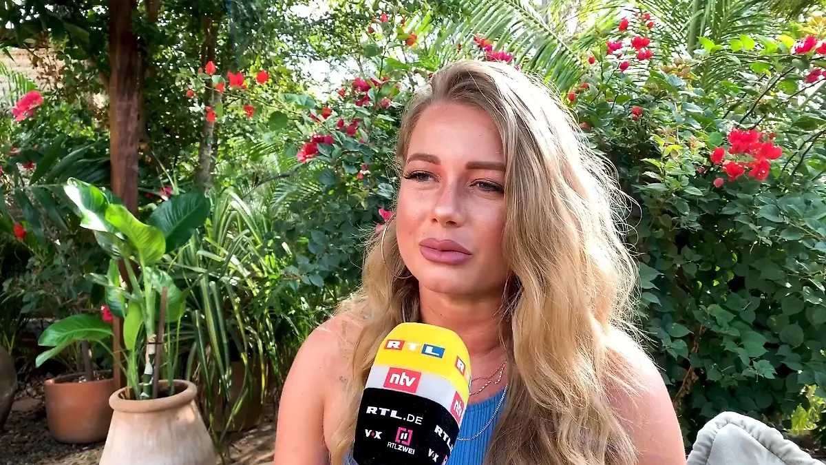 Sie will die "Paradise Hotel"-Jungs mit Blicken locken Nikita Woitas im Kandidatencheck