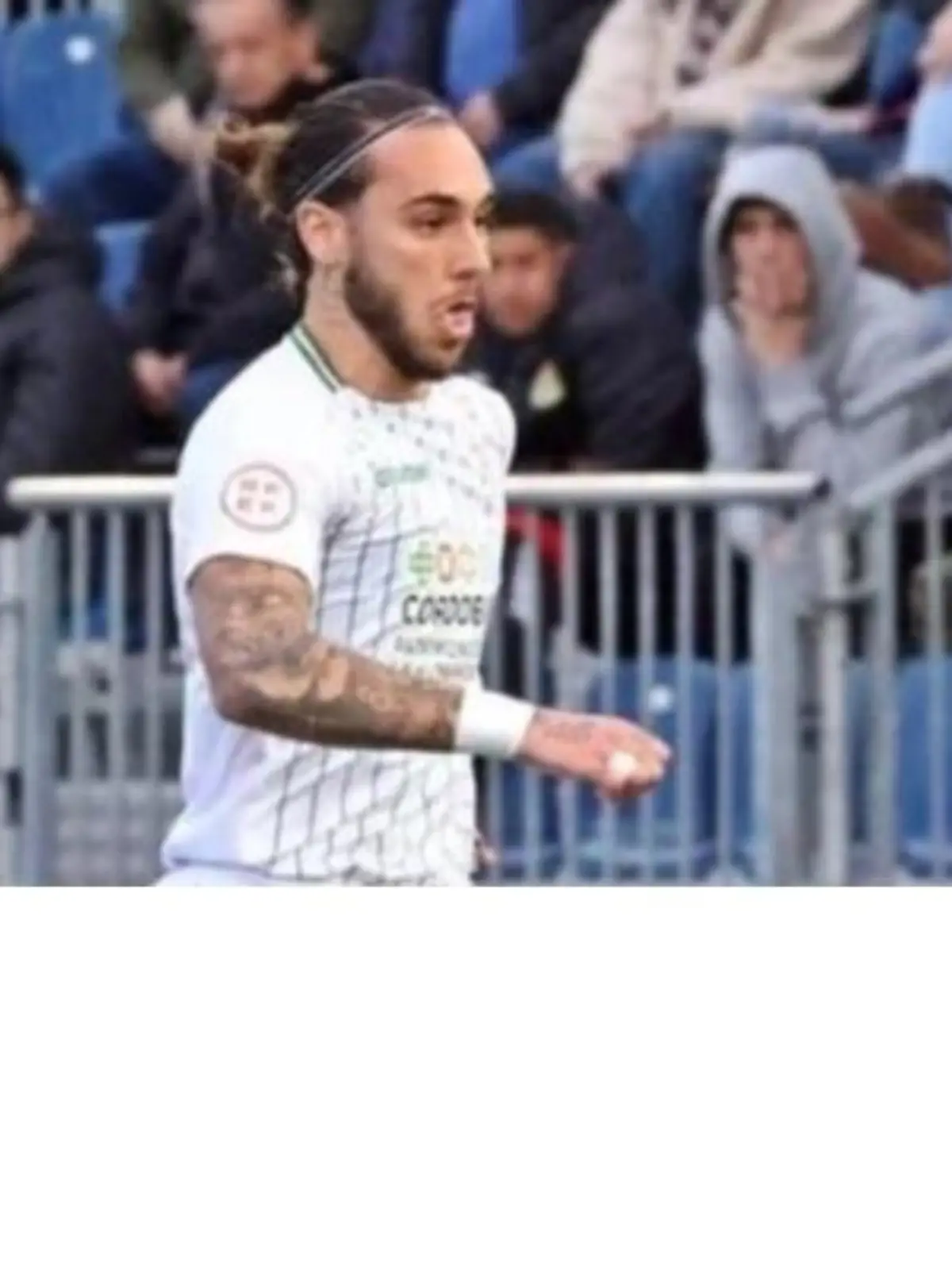 Fußball-Profi Dragisa Gudelj vom FC Cordoba in Spaniens dritter Liga musste nach einem Herzstillstand auf dem Platz wiederbelebt werden.