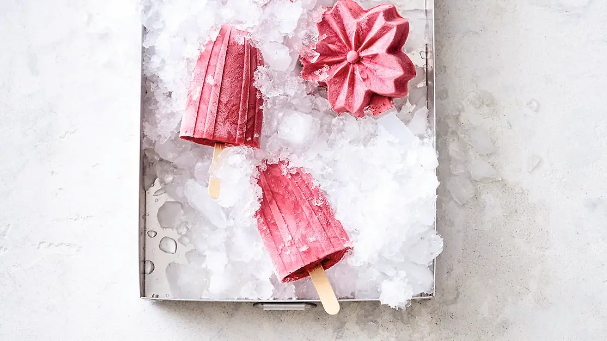 Himbeer-Kokos-Popsicles von Cathy Hummels