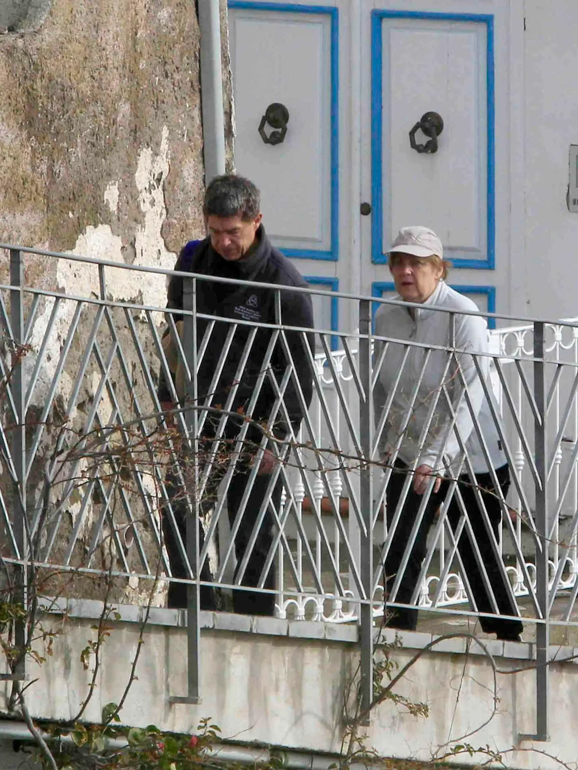 Ischia Nplesi 05 April 2015.German Chancellor Angela Merkel in IschiaPh:FotonewsPictured: The German Chancellor Angela Merkel and her husband Joachim Sauer enter into terme