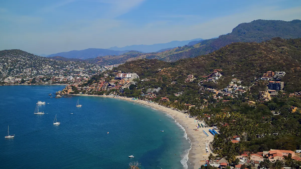 Panorama der Bucht Zihuatanejo in Mexiko. 