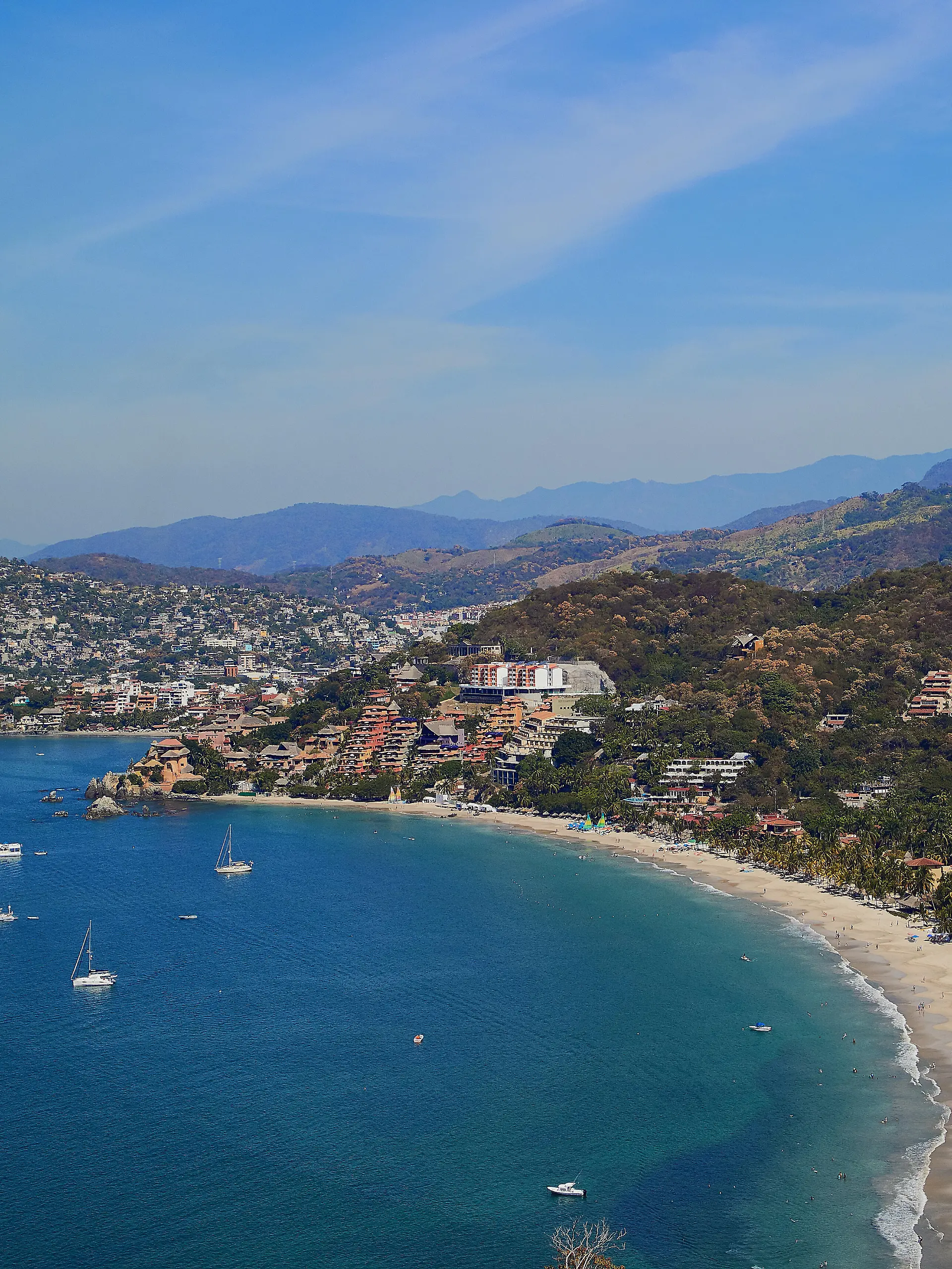 Panorama der Bucht Zihuatanejo in Mexiko. 