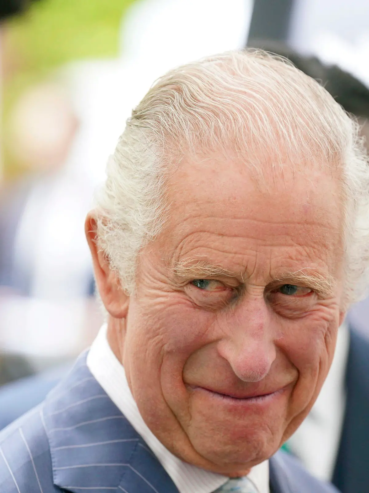 ARCHIV - 12.07.2023, Großbritannien, London: Der britische König Charles III. während eines Empfangs im Clarence House zur Feier von vier Jahrzehnten des Prince of Wales's Charitable Fund. Der britische König Charles III. darf sich in den kommenden Jahren auf einen satten Zuschuss zu seinem Budget für öffentliche Ausgaben («Sovereign Grant») freuen - und das obwohl er prozentual zurückstecken muss. (zu dpa: «König Charles gratuliert Engländerinnen zum WM-Finaleinzug») Foto: Jonathan Brady/Pool PA/AP/dpa +++ dpa-Bildfunk +++