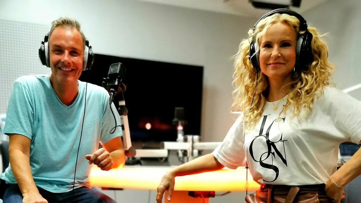 Katja Burkard und Thorsten Sleegers haben viel Spaß im RTL Reporter Podcast