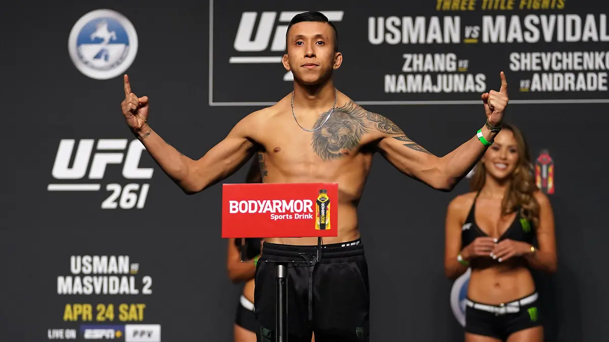 MMA: UFC 261-Weigh Ins, Apr 23, 2021 Jacksonville, Florida, USA Jeff Molina gestures while on the scale during weigh-ins for UFC 261 at VyStar Veterans Memorial Arena. Mandatory Credit: Jasen Vinlove-USA TODAY Sports, 23.04.2021 16:20:21, 15952951, NPStrans, VyStar Veterans Memorial Arena, MMA, TopPic PUBLICATIONxINxGERxSUIxAUTxONLY Copyright: xJasenxVinlovex 15952951