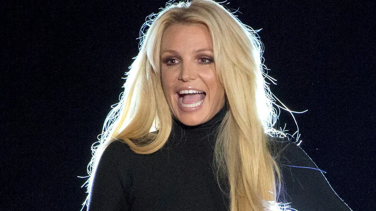 ARCHIV - 18.10.2018, USA, Las Vegas: Die Sängerin Britney Spears vor dem MGM Hotel-Casino. Hochzeit? Kinder? Karriere? - Nach dem Ende der langen Vormundschaft kann Britney Spears ihr Leben nun völlig neu anpacken. Am 02.12.2021 feiert Britney Spears ihren 40. Geburtstag. (zu dpa "Pop-Prinzessin ohne Vormund - Britney Spears wird 40") Foto: Steve Marcus/Las Vegas Sun/dpa +++ dpa-Bildfunk +++