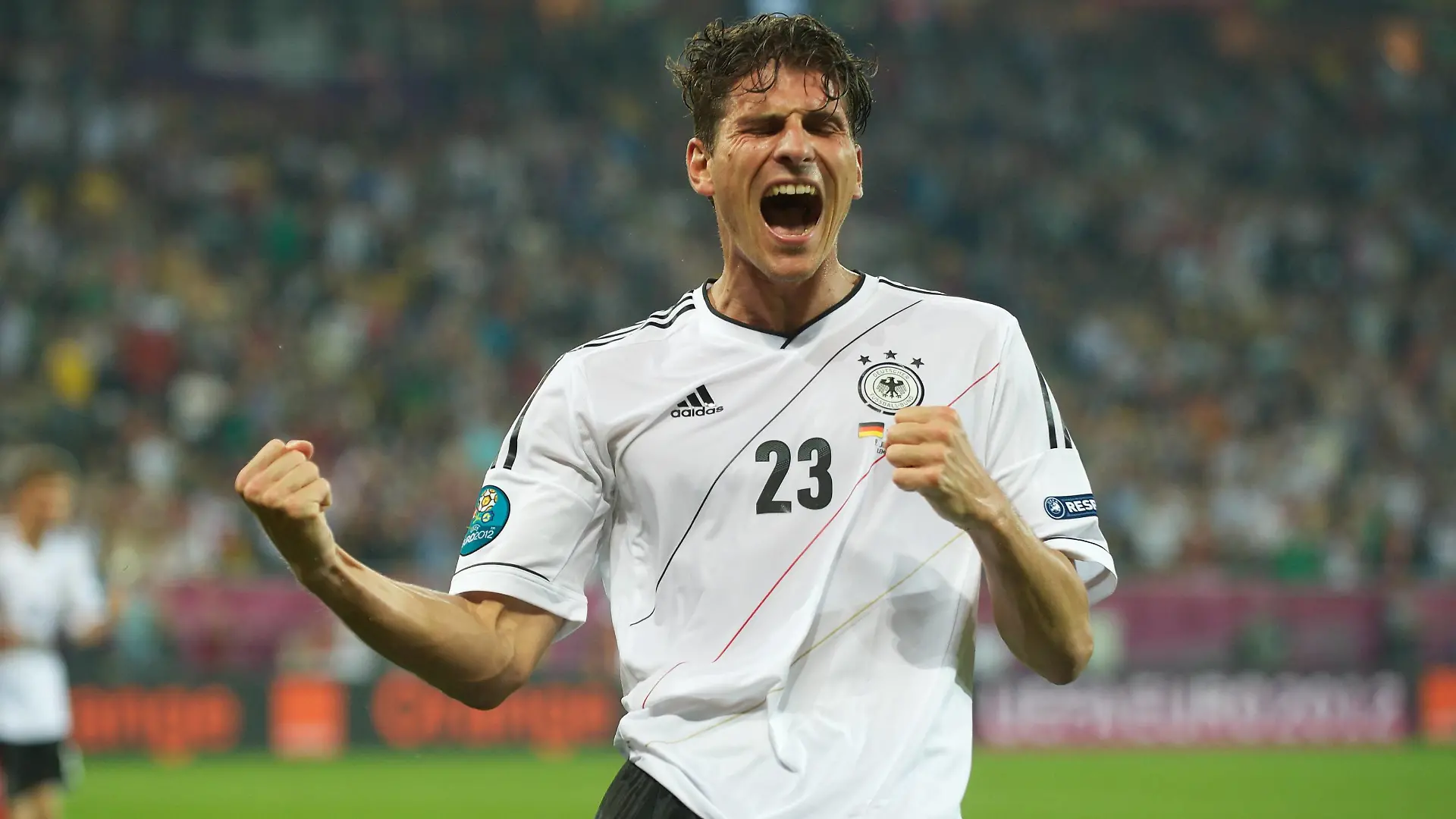 Bildnummer: 10751341  Datum: 09.06.2012  Copyright: imago/Camera 4
Fussball Lviv 09.06.2012 Europameisterschaften Deutschland (GER) - Portugal (POR) 1:0 Jubel nach dem 1:0 durch Mario Gomez (Deutschland, No.23) ; Lemberg GER DFB POR Fussball EM EURO Nationalteam Länderspiel xmk x0x 2012 quer Aufmacher premiumd Aktion 

Image number 10751341 date 09 06 2012 Copyright imago Camera 4 Football Lviv 09 06 2012 European Championships Germany ger Portugal POR 1 0 cheering After the 1 0 through Mario Gomez Germany no 23 Lvov ger DFB POR Football euro Euro National team international match xmk x0x 2012 horizontal Highlight premiumd Action shot  