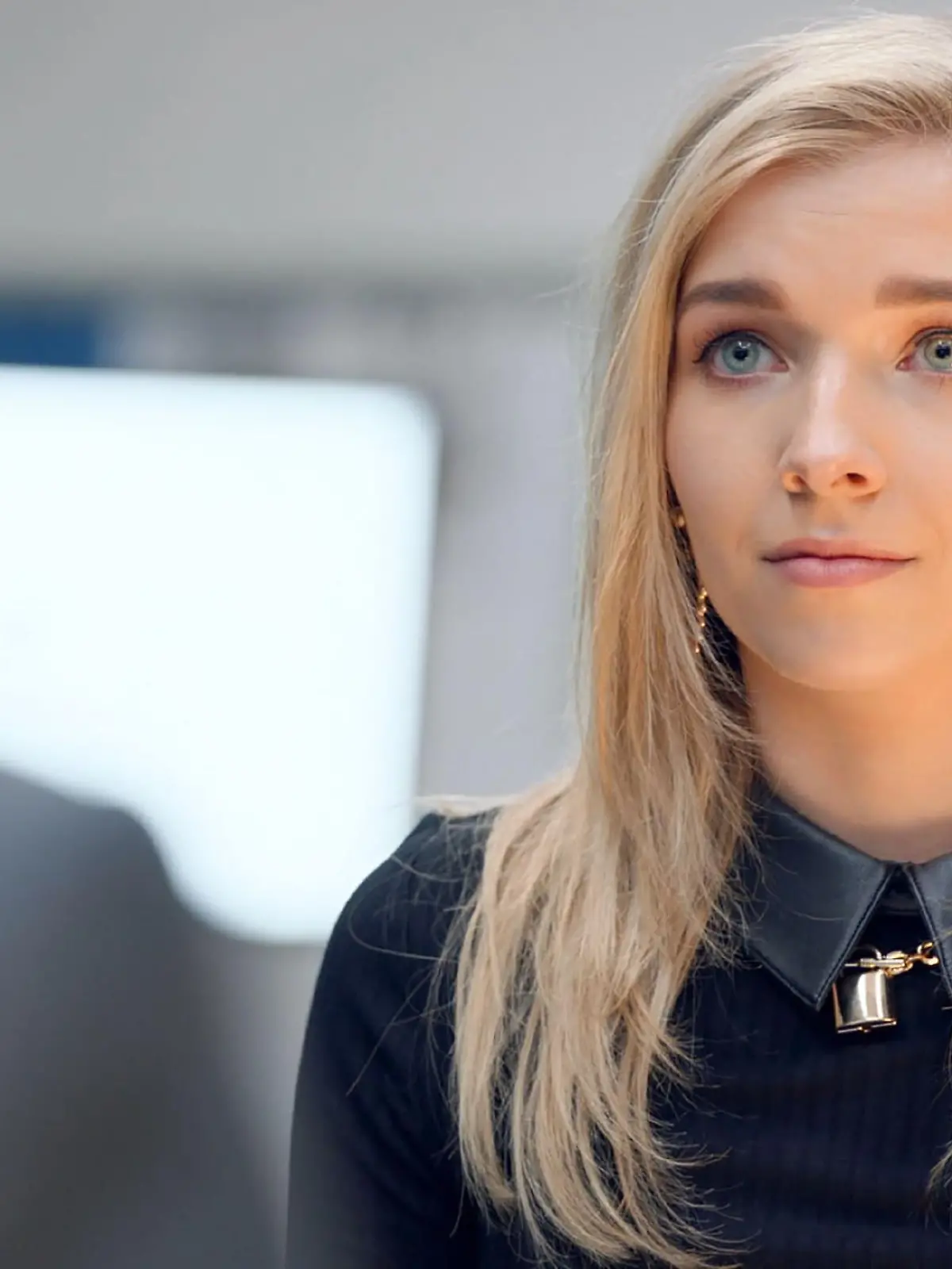 Brenda (Annabella Zetsch) trifft unverhofft auf Felix und muss erkennen, dass sie ihn doch mehr vermissen wird, als sie glaubte. 

Die Verwendung des sendungsbezogenen Materials ist nur mit dem Hinweis und Verlinkung auf TVNOW gestattet.