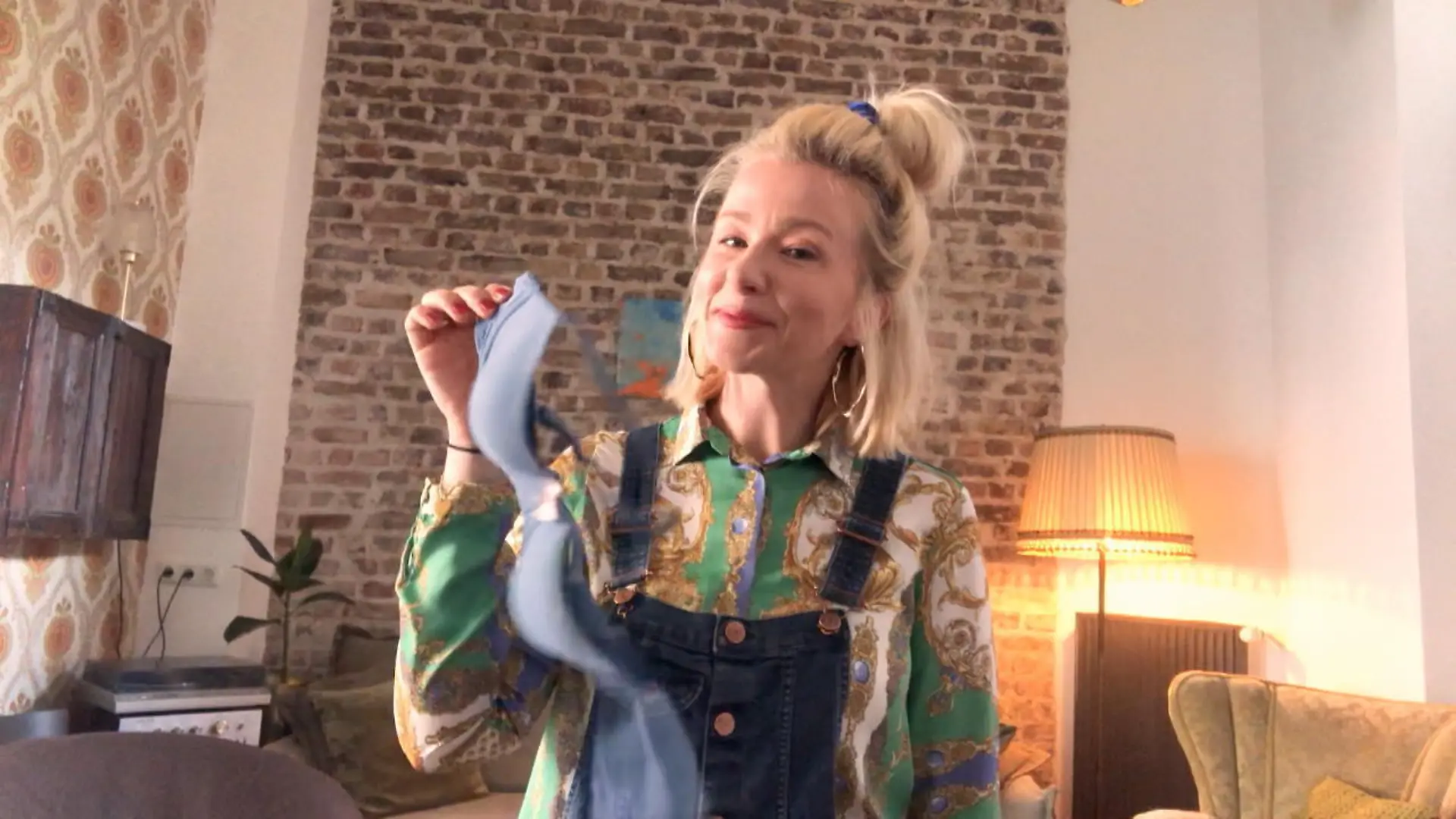 Anleitung: DIY-Maske aus altem BH basteln In nur 3 Schritten
