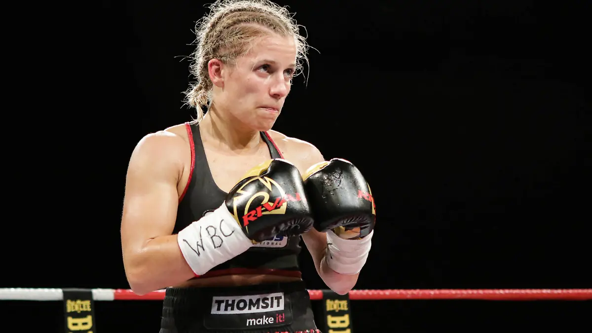 Boxen WBC Titelkampf Tina Rupprecht vs. Katia Gutiierrez 24.07.2021 Tina Rupprecht in Aktion *** Boxing WBC title fight Tina Rupprecht vs Katia Gutiierrez 24 07 2021 Tina Rupprecht in action Copyright: xBEAUTIFULxSPORTS/Goldbergx