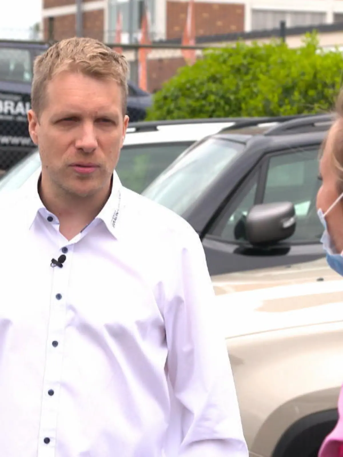 Bild zu: "Oliver Pocher als Autoverkäufer bei "Rent a Pocher""