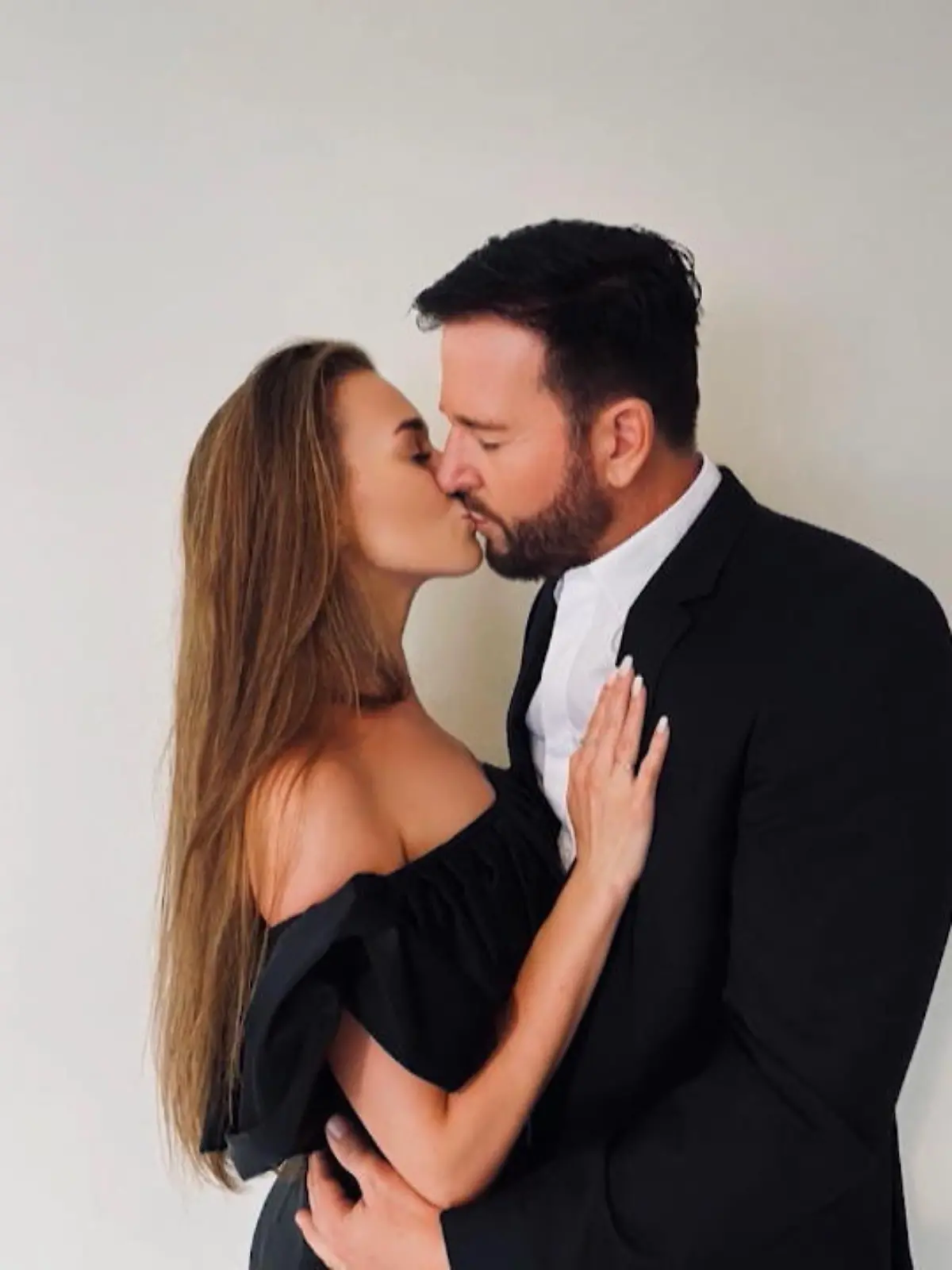 Bild zu: "Heiße Hochzeitsnacht im Whirlpool"