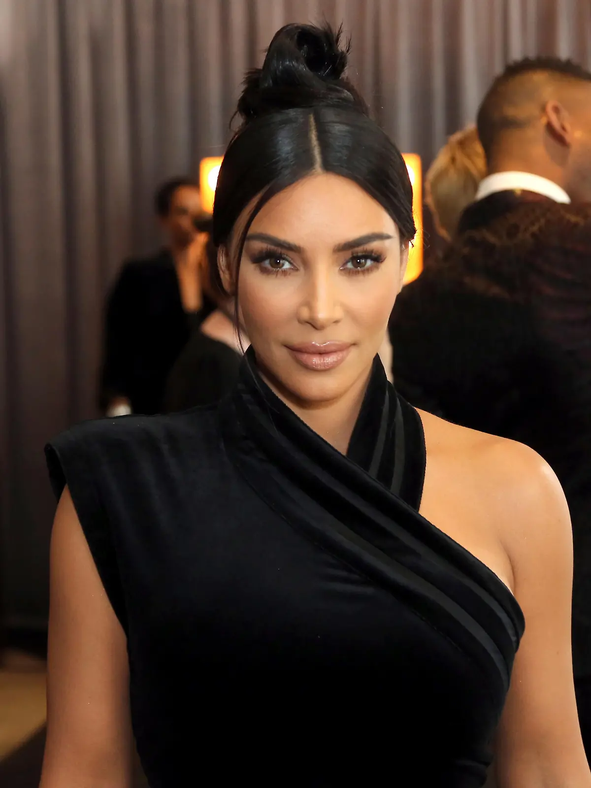 ARCHIV - 14.09.2019, USA, Los Angeles: Kim Kardashian, US-amerikanische Schauspielerin, nimmt an den Creative Arts Emmy Awards im Microsoft Theater teil.  Kardashian West hat einen Vertrag für ihren eigenen Podcast mit dem Musikstreamingdienst Spotify unterschrieben. Darin soll es um das Thema Strafjustiz gehen, wie das «Wall Street Journal» berichtete. Foto: Willy Sanjuan/Invision/AP/dpa +++ dpa-Bildfunk +++