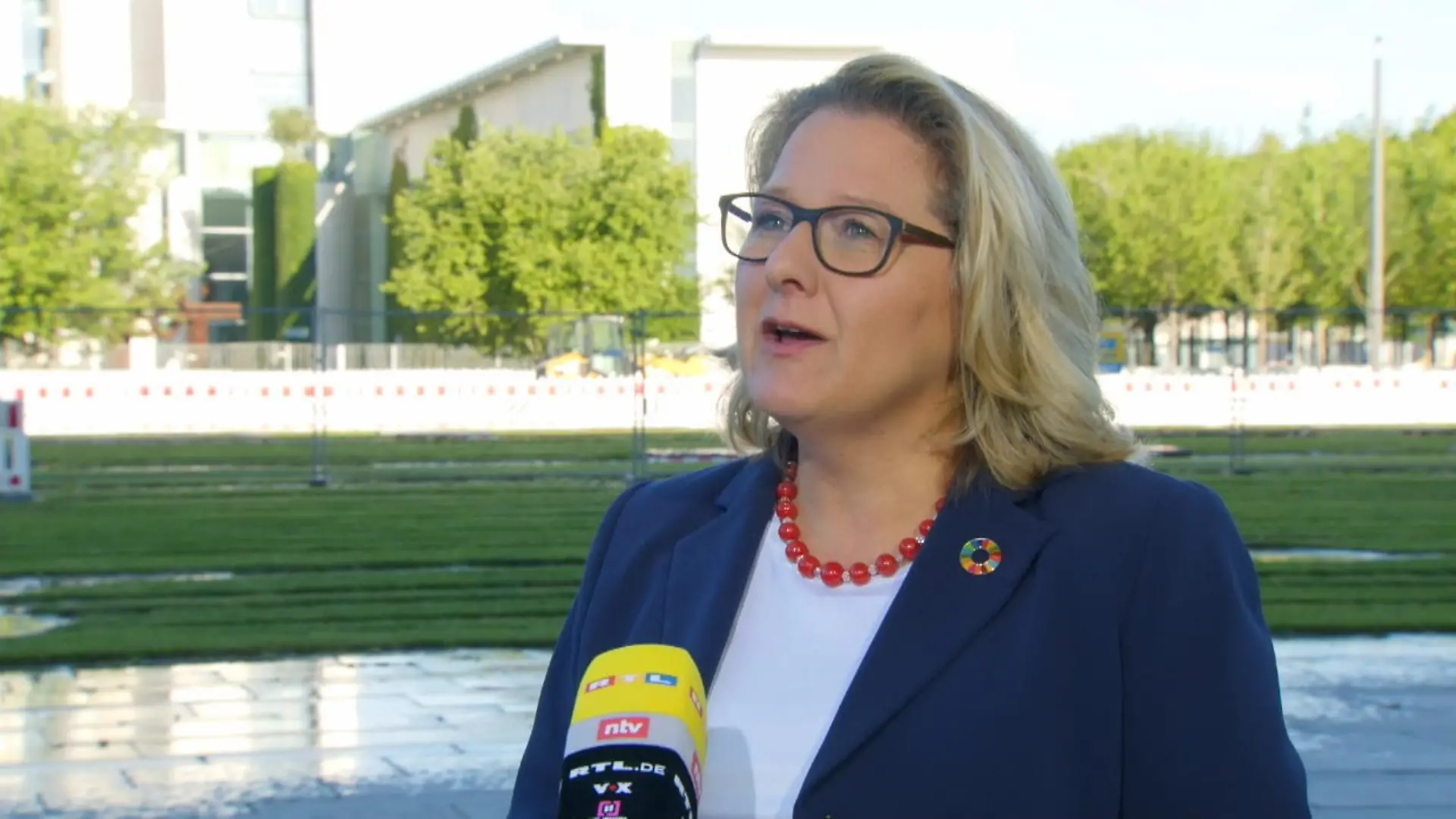 Umweltministerin Svenja Schulze: Verbot von Einwegplastik Gegen die Vermüllung der Meere