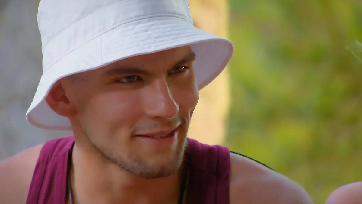 Omar spannt Tobi die Frau aus Paradise Hotel 2020