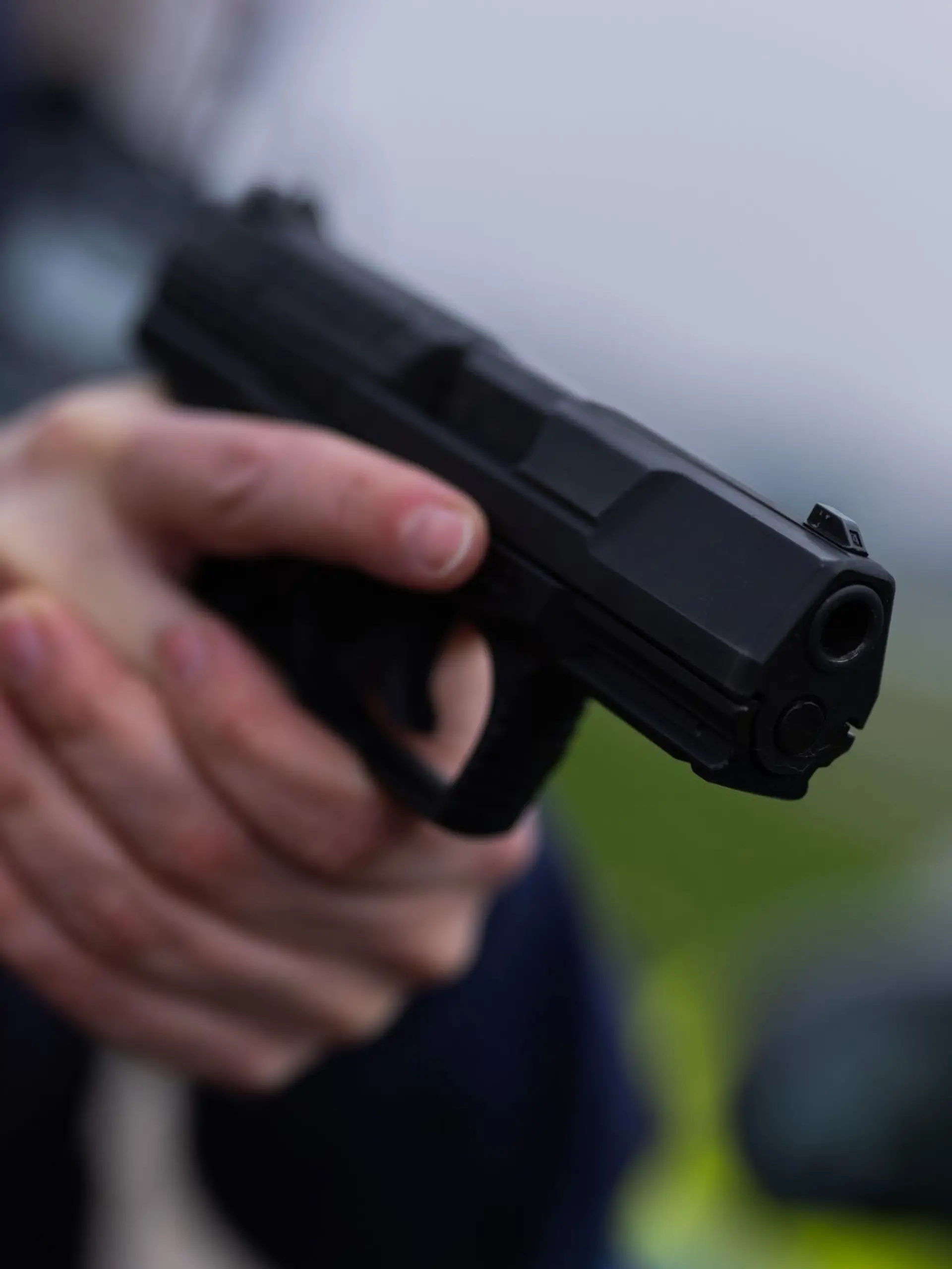 Bild zu: "Mann zielt mit Waffe auf Polizei – dann fallen Schüsse"