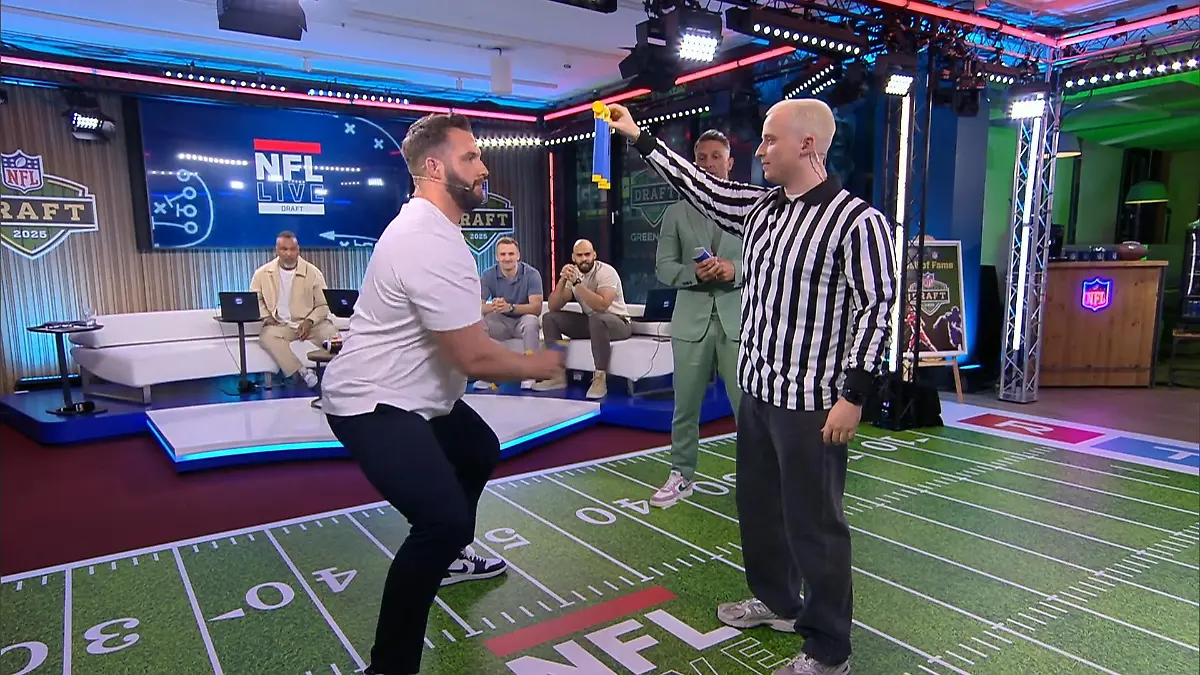 Reaktionsspiel im Studio - Werner auf Zack NFL Draft