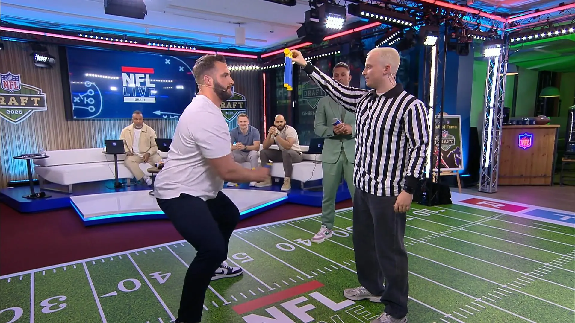 Reaktionsspiel im Studio - Werner auf Zack NFL Draft