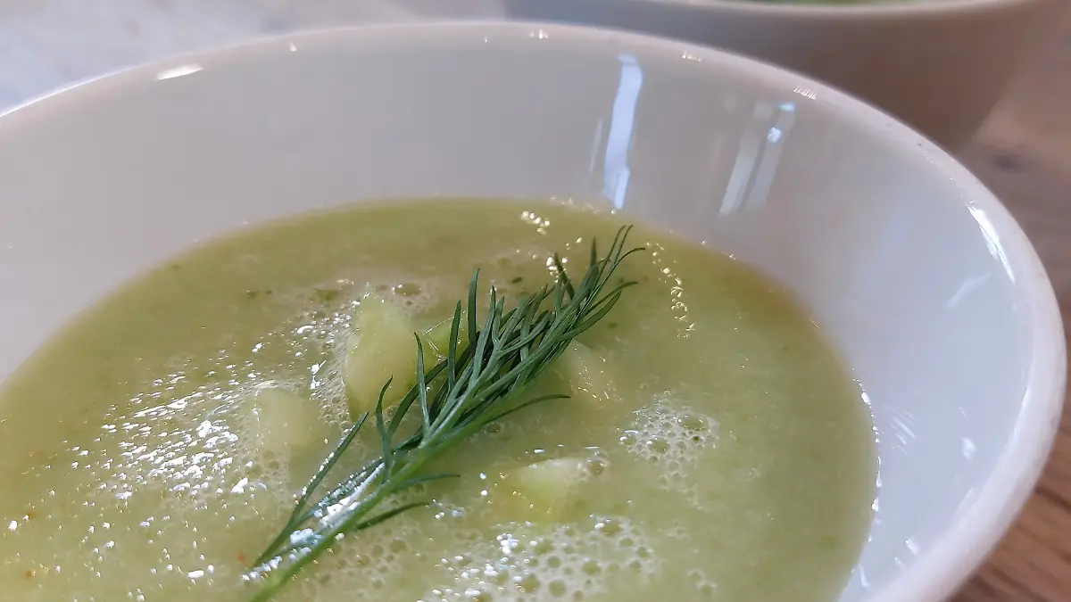 Eine Gurkensuppe ist eine richtige Erfrischung im Frühjahr und Sommer.