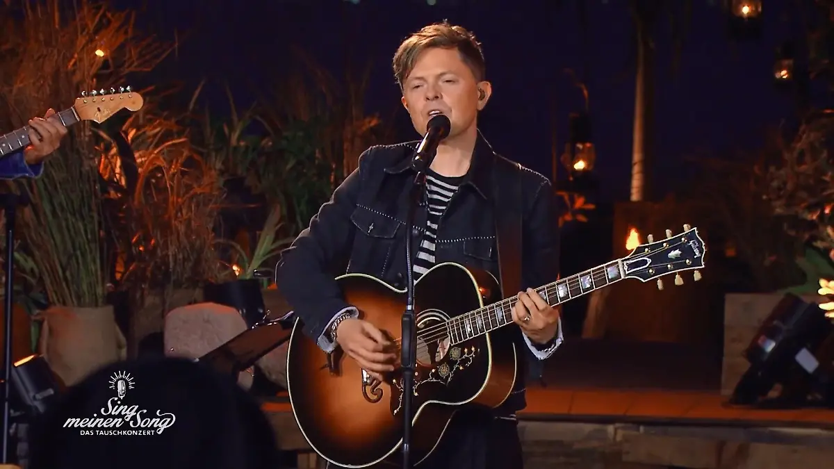 Michael Patrick Kelly singt "The One" Der Meister musiziert