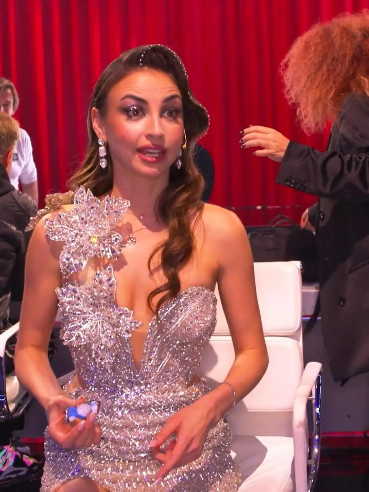 Bild zu: "Ekaterina Leonova plaudert aus dem Beauty-Nähkästchen"