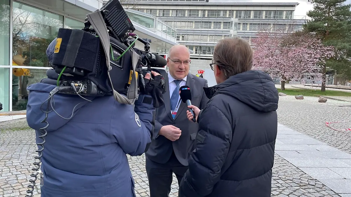 Bernhard Langenbrinck, Hauptgeschäftsführer beim Verband der kommunalen Arbeitgeber in NRW im Interview mit Martin to Roxel.