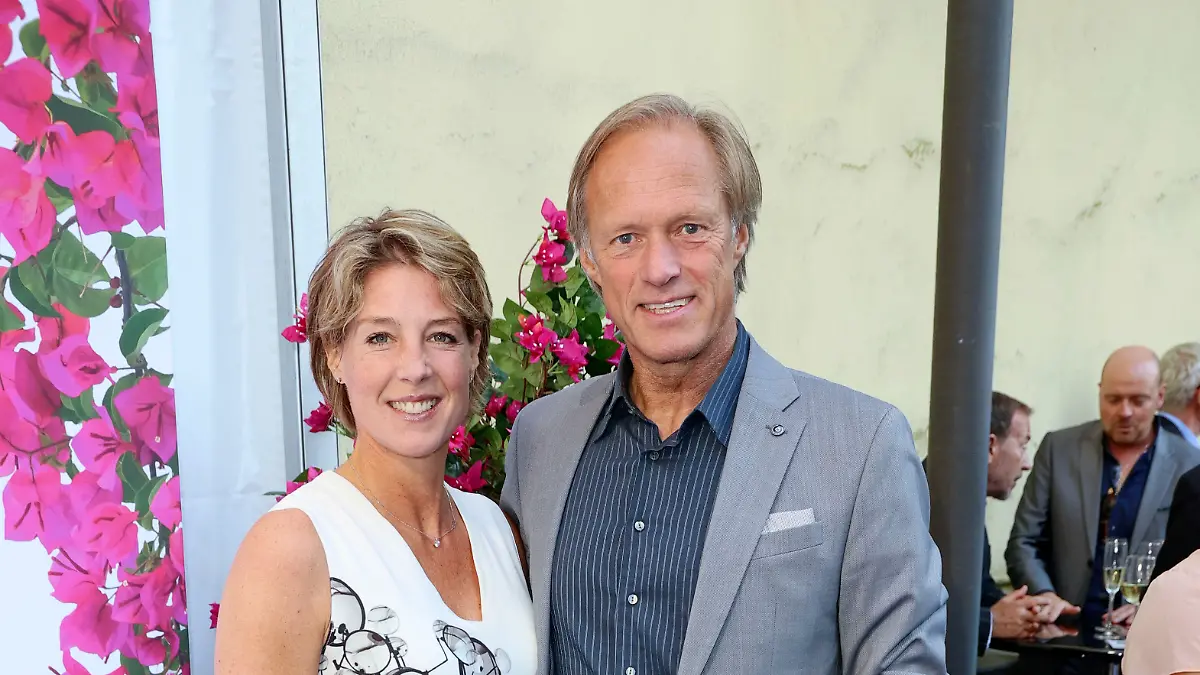 Christina Block mit ihrem Lebenspartner Gerhard Delling bei der Premiere des Musicals ‘Mamma Mia!’ im Stage Theater Neue Flora. Hamburg am 11.09.2022