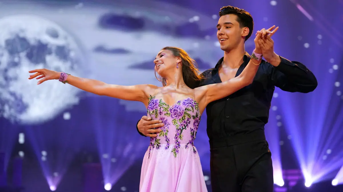 Diego tanzt seinen bisher besten Tanz bei „Let’s Dance” Pooth-Power beim Langsamen Walzer