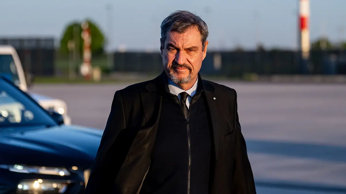 Markus Söder bei der Ankunft in Rom.