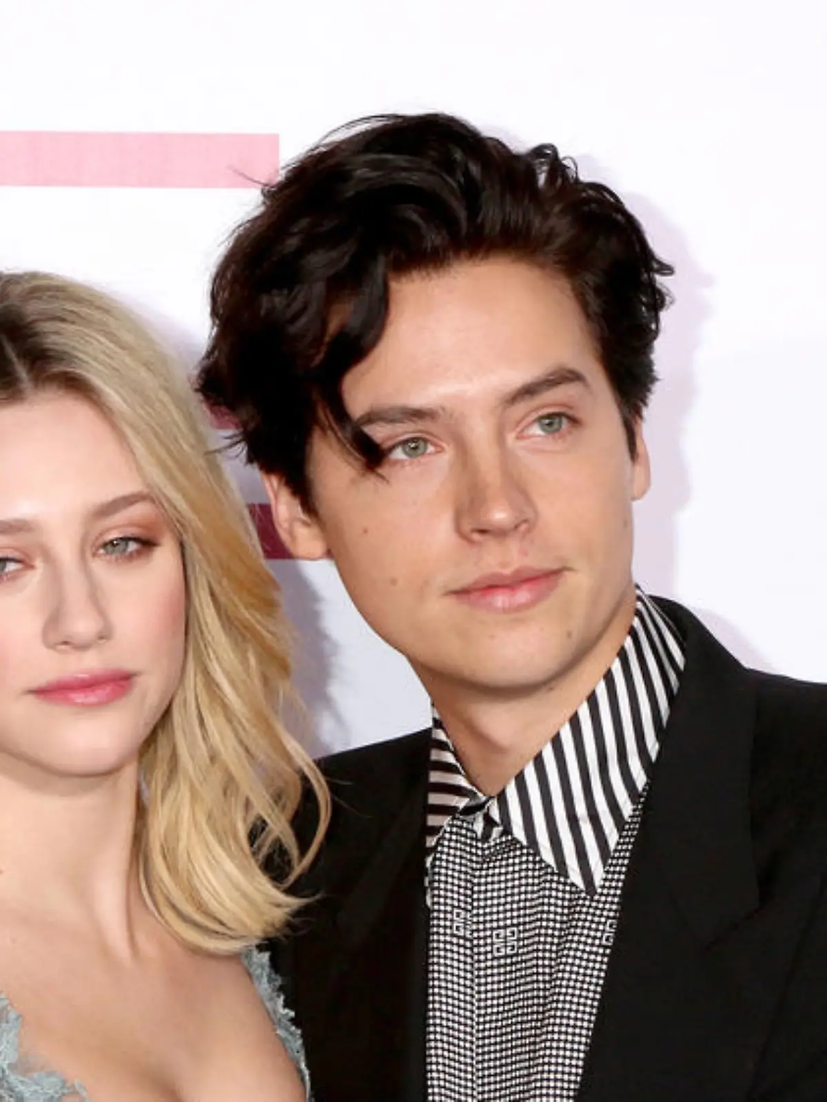Sexuelle Belästigung? Cole Sprouse nennt Anschuldigungen "falsch"
