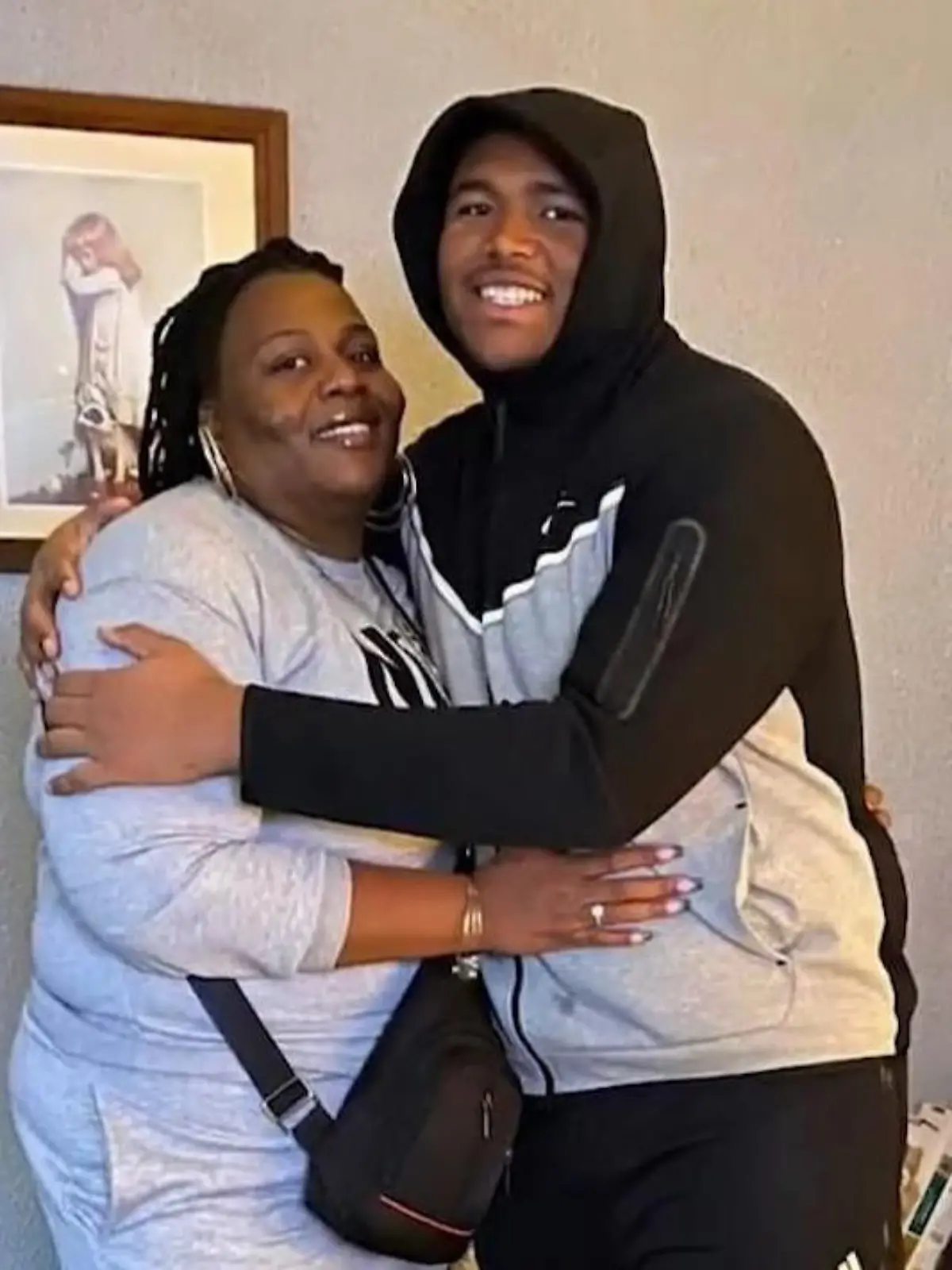 Bild zu: "Mutter von NFL-Talent Derrick Harmon stirbt kurz nach Draft"