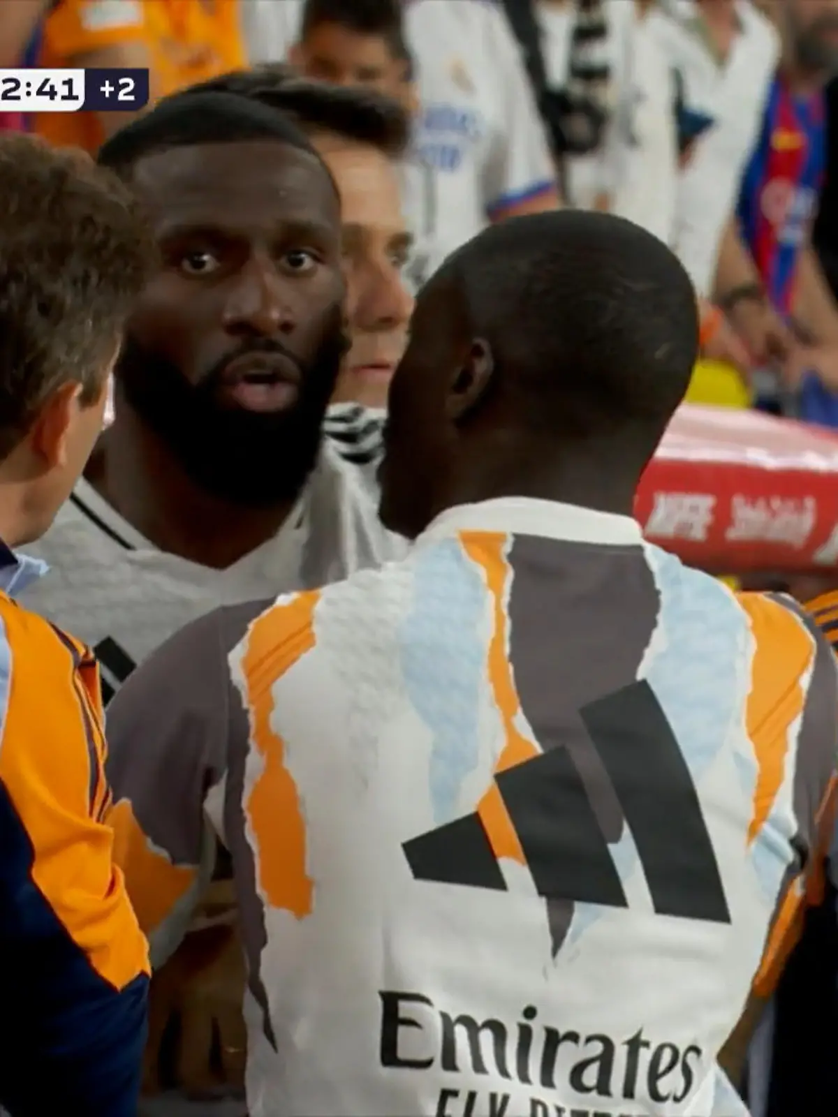 Bild zu: "„Bestie” Rüdiger rastet bei Final-Pleite komplett aus – und sieht Rot!"