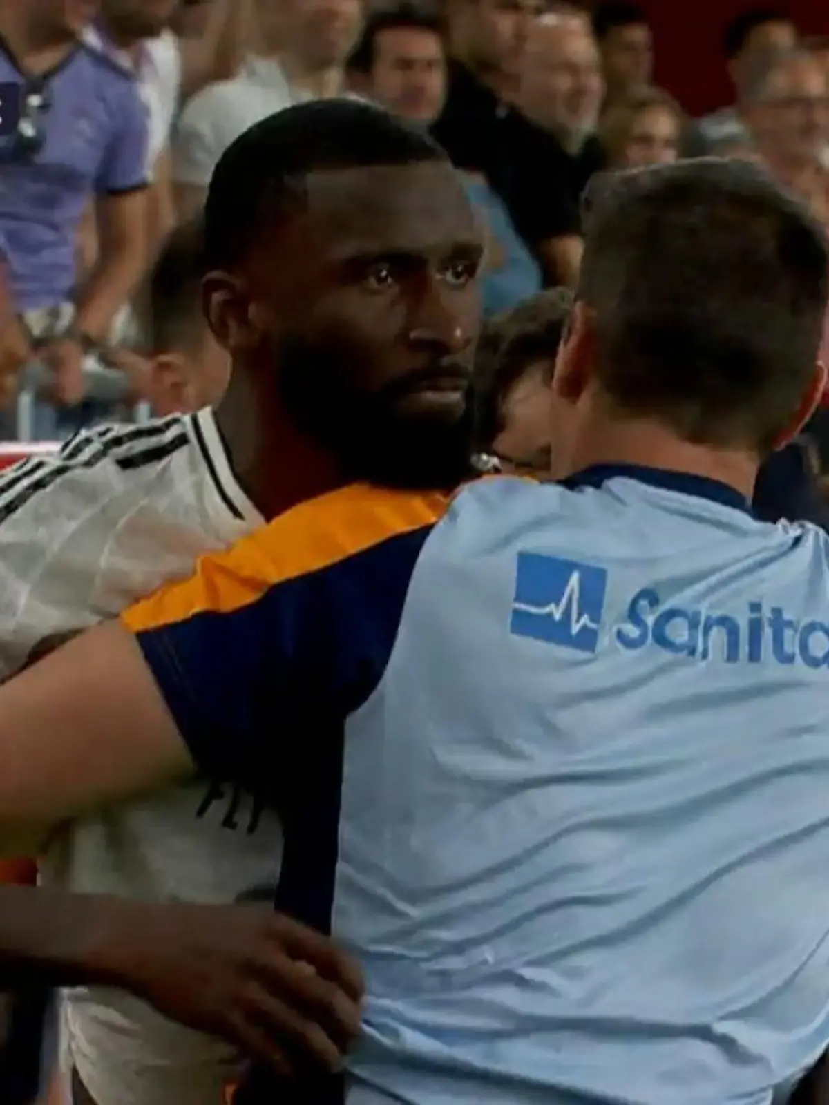 Bild zu: "Verstörende Szenen! Antonio Rüdiger rastet aus"