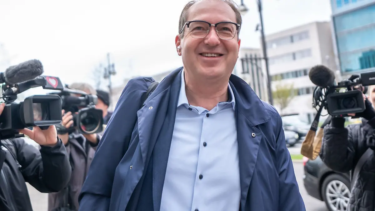 Hat gut lachen: Alexander Dobrindt soll neuer Bundesinnenminister werden. (Archivbild)
