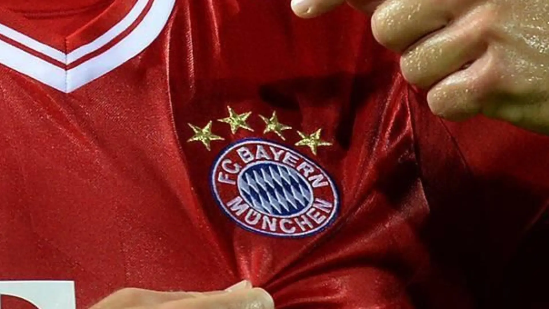 FUSSBALL 1. BUNDESLIGA SAISON 2013/2014 SUPERCUP Borussia Dortmund - FC Bayern München 27.07.2013 Arjen Robben (FC Bayern München) freut sich über sein Tor zum 1:1 PUBLICATIONxNOTxINxAUTxSUIxITA