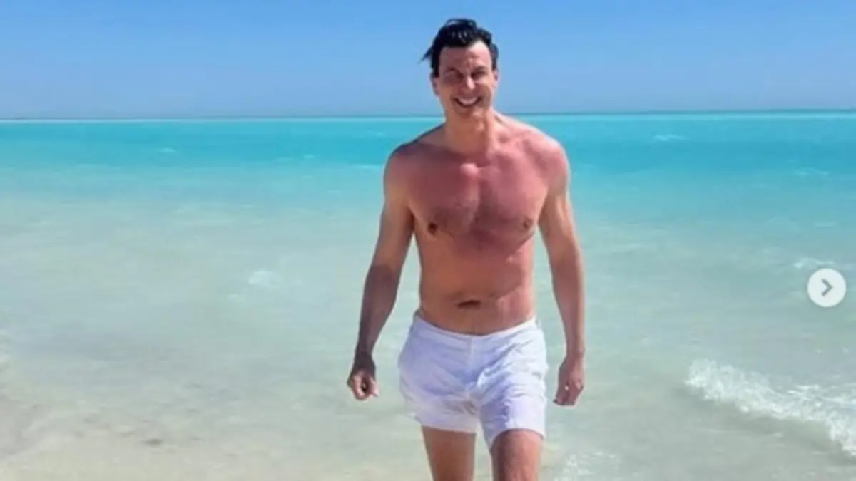 Toto Wolff am Strand
