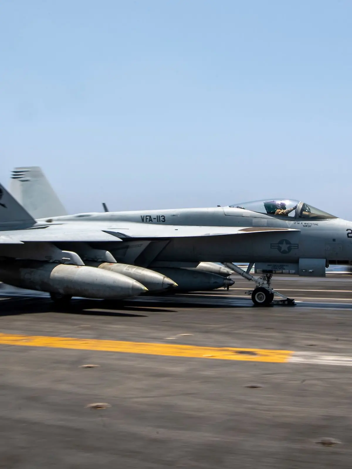 Bild zu: "US-Kampfjet stürzt ins Rote Meer "