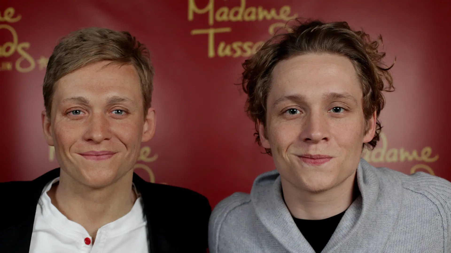 Bildnummer: 56987610  Datum: 27.01.2012  Copyright: imago/Christian Kielmann
Madame Tussauds: Schauspieler Matthias Schweighöfer mit seiner Wachsfigur bei Madame Tussauds Berlin  People Film Objekte Shooting Porträt x0x xub 2012 quer Highlight Entertainment

 56987610 Date 27 01 2012 Copyright Imago Christian Kielmann Madame Tussauds Actor Matthias Schweighöfer with his Wax figure at Madame Tussauds Berlin Celebrities Film Objects Shooting Portrait x0x  2012 horizontal Highlight Entertainment 