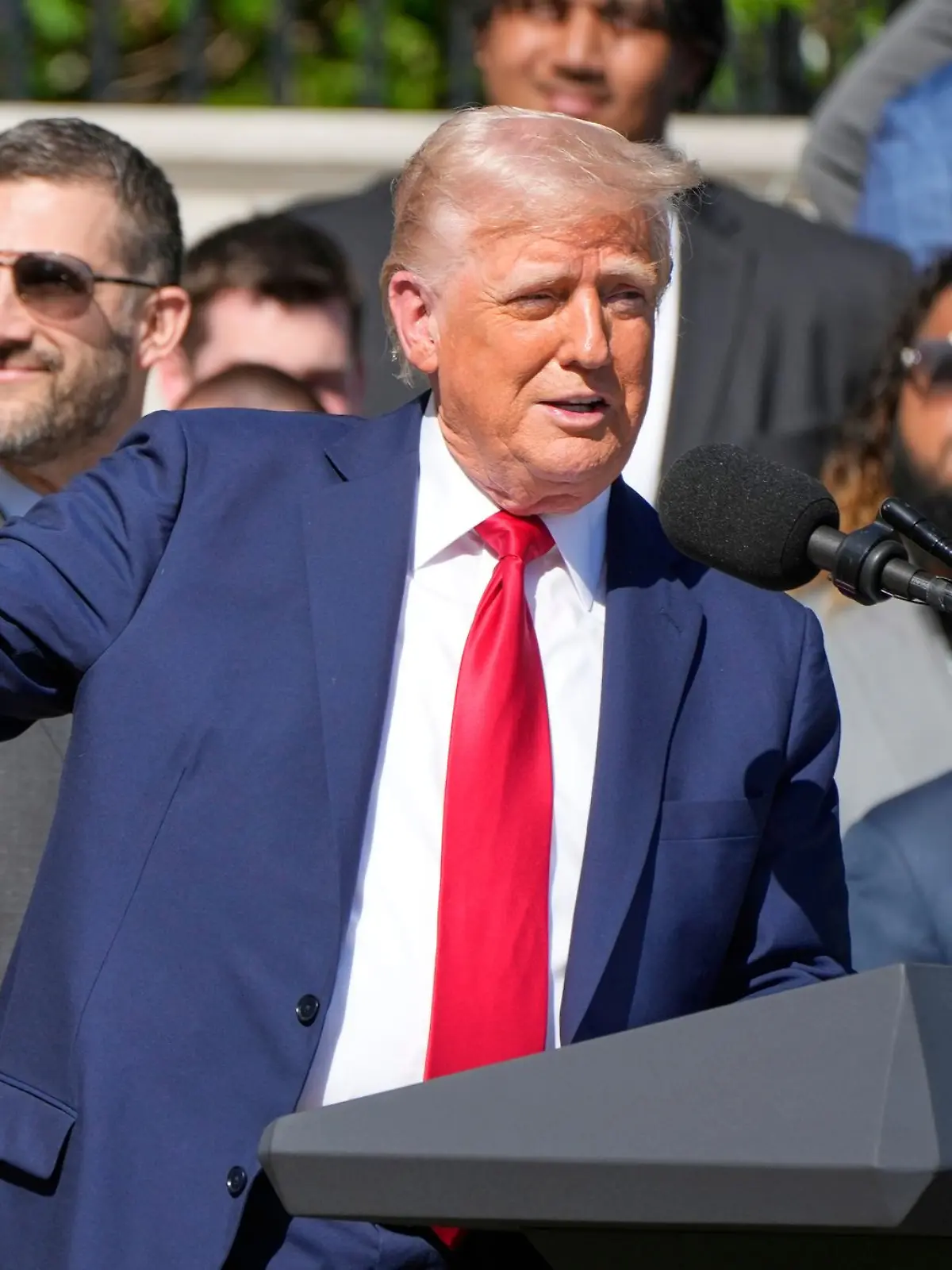 Bild zu: "Es geht um den Super Bowl! Donald Trump ätzt gegen die NFL"