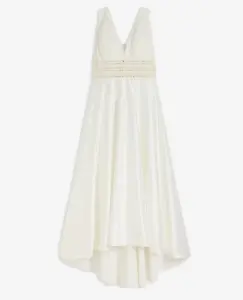 Brautkleid mit Lochstickerei