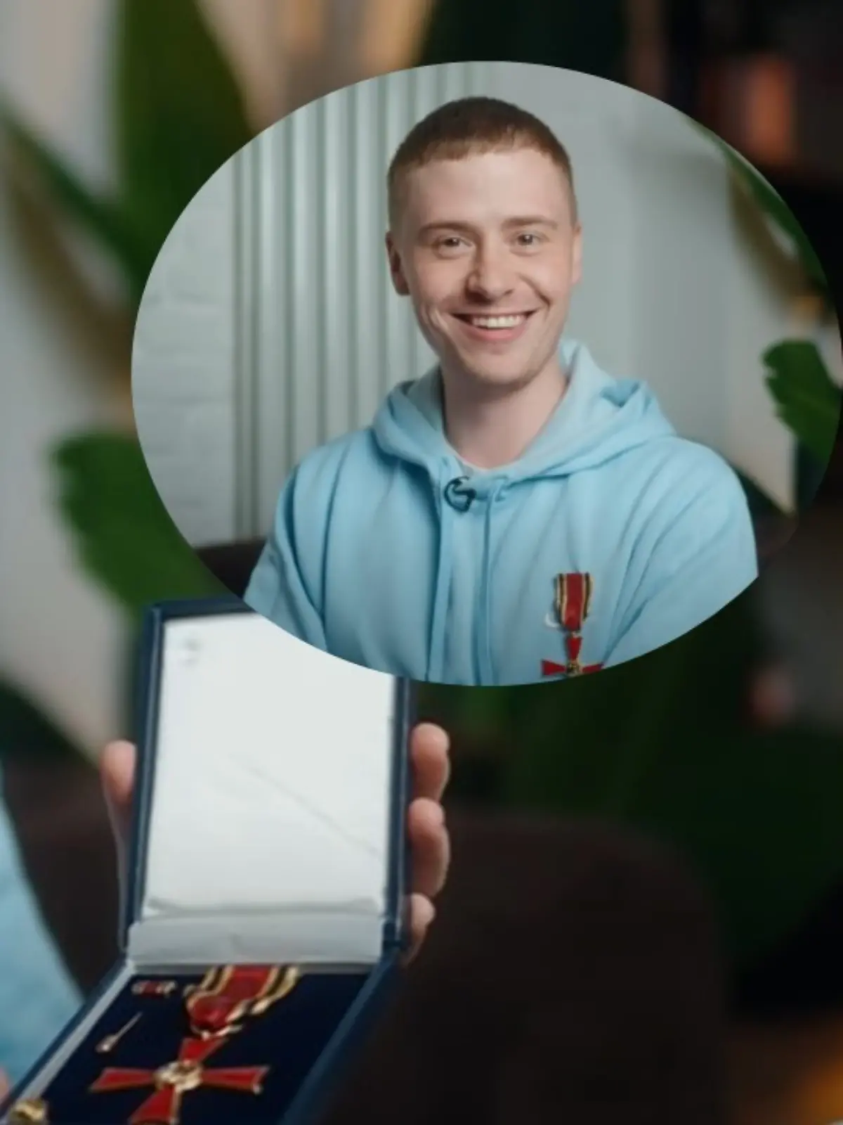 Youtuber erschummelt sich Bundesverdienstkreuz.