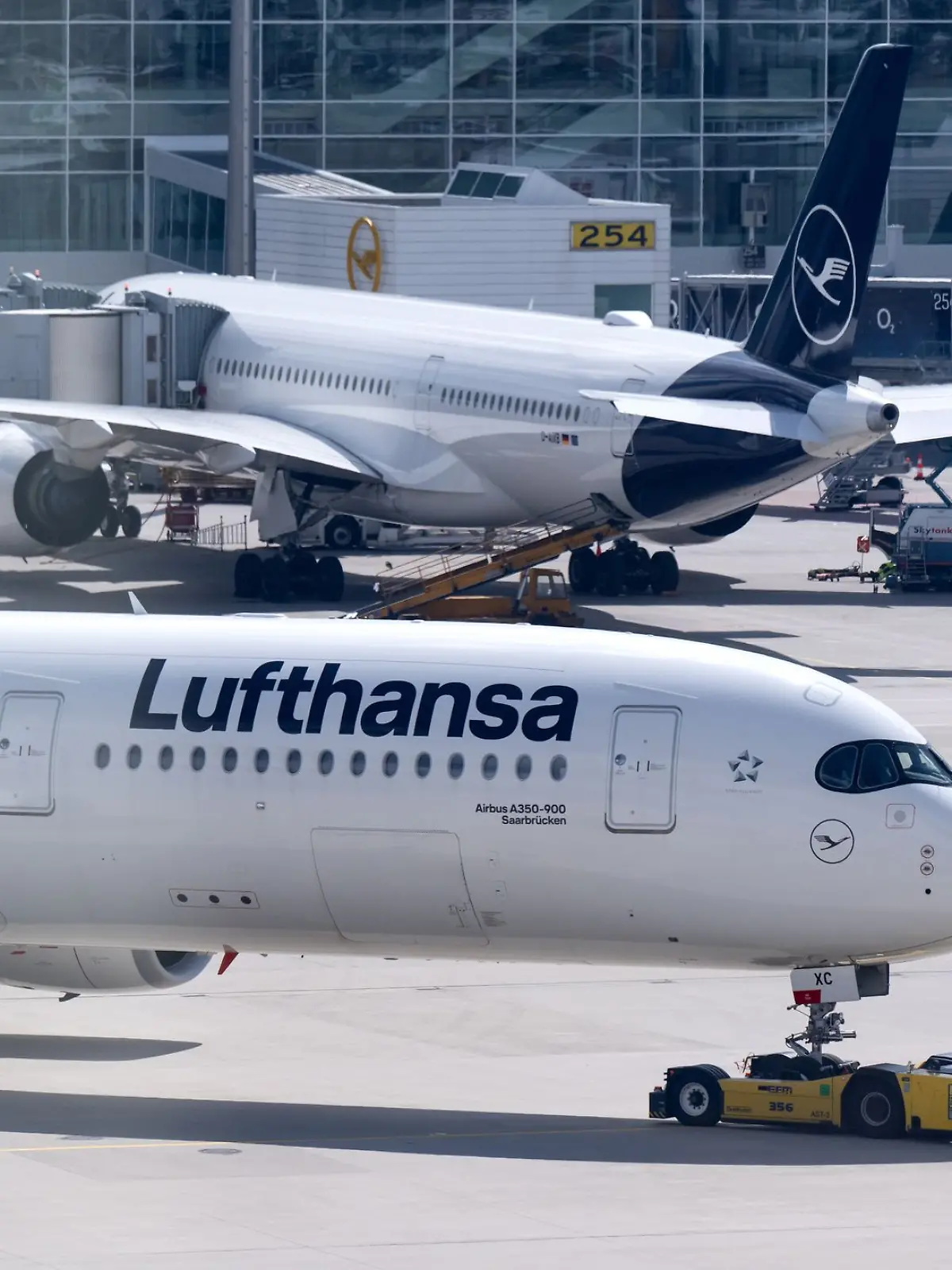 Bild zu: "Lufthansa-Flieger muss wegen Bombendrohung umdrehen und in Frankfurt landen"