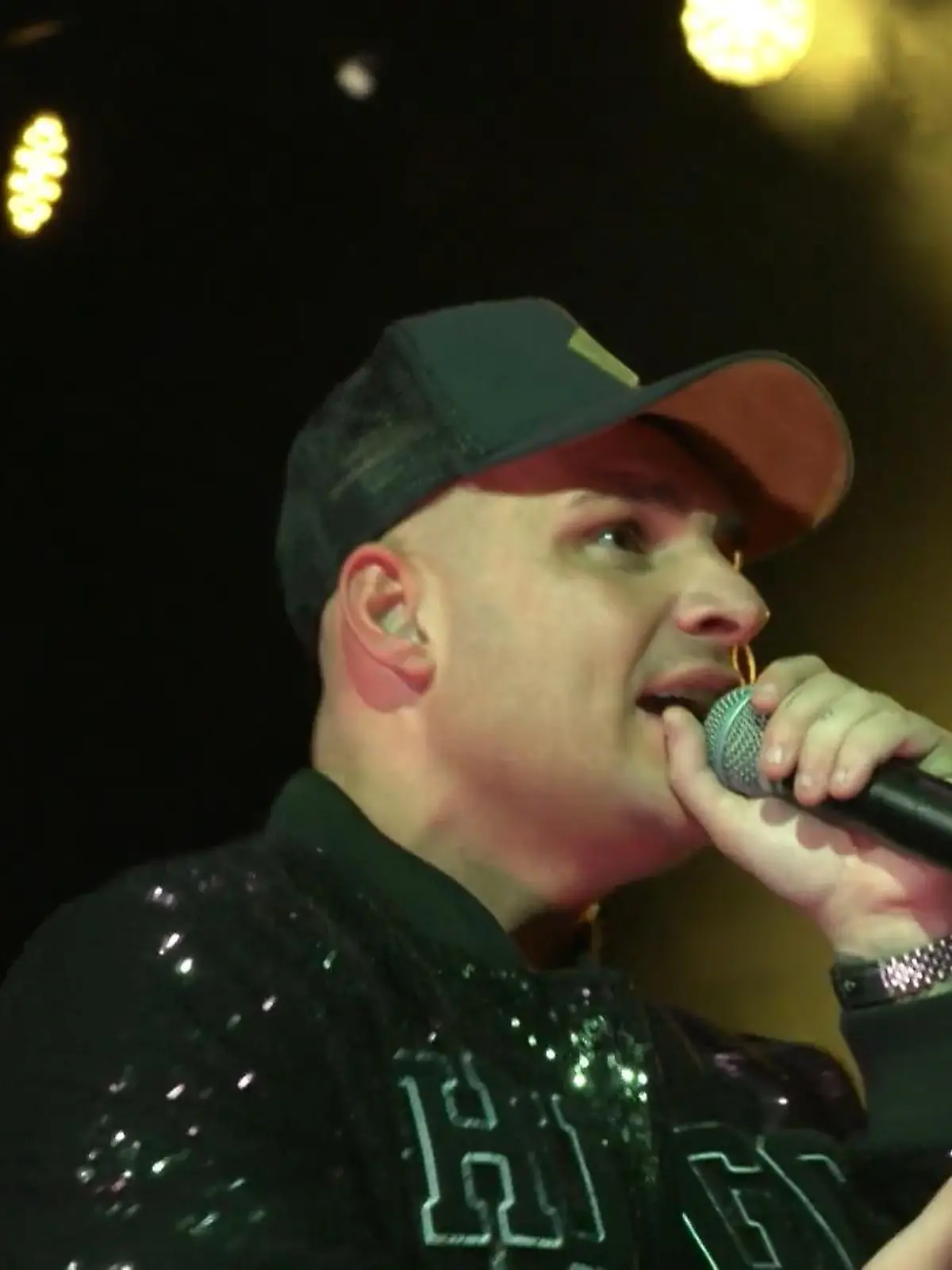 Bild zu: "So groß ist Pietro Lombardis Penis wirklich"