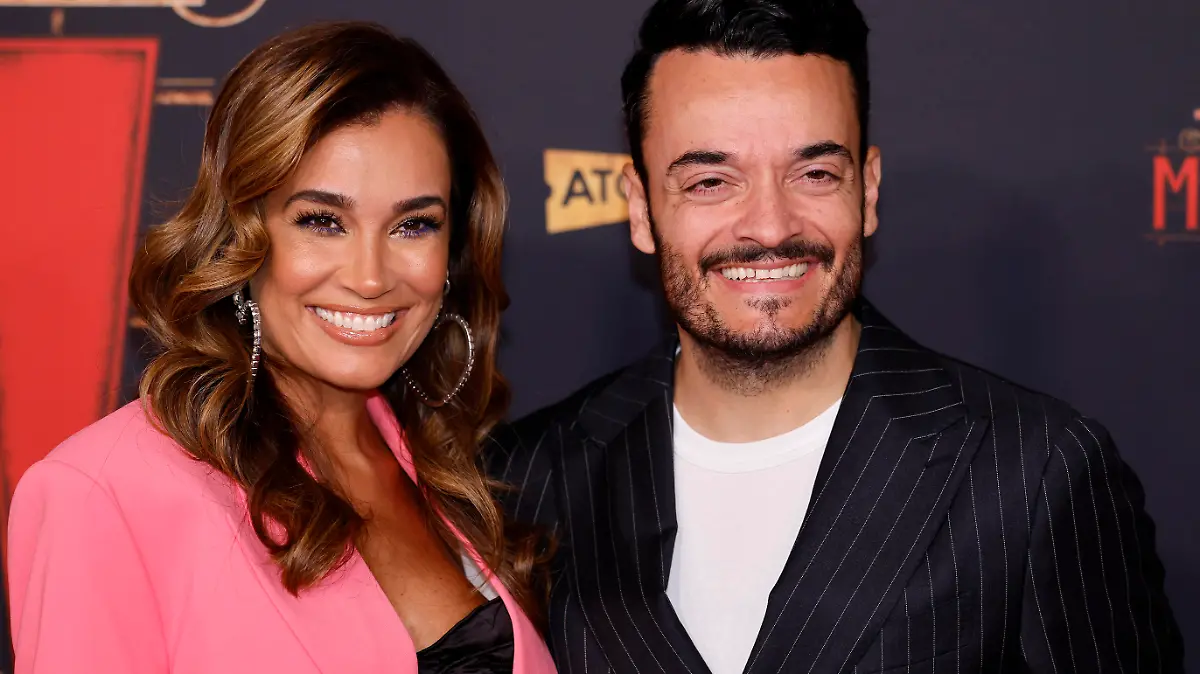 Model Jana Ina Zarrella und Sänger Giovanni Zarrella bei der Premiere des Musical 'Moulin Rouge! Das Musical' im Kölner Musical Dome. Köln, 06.11.2022