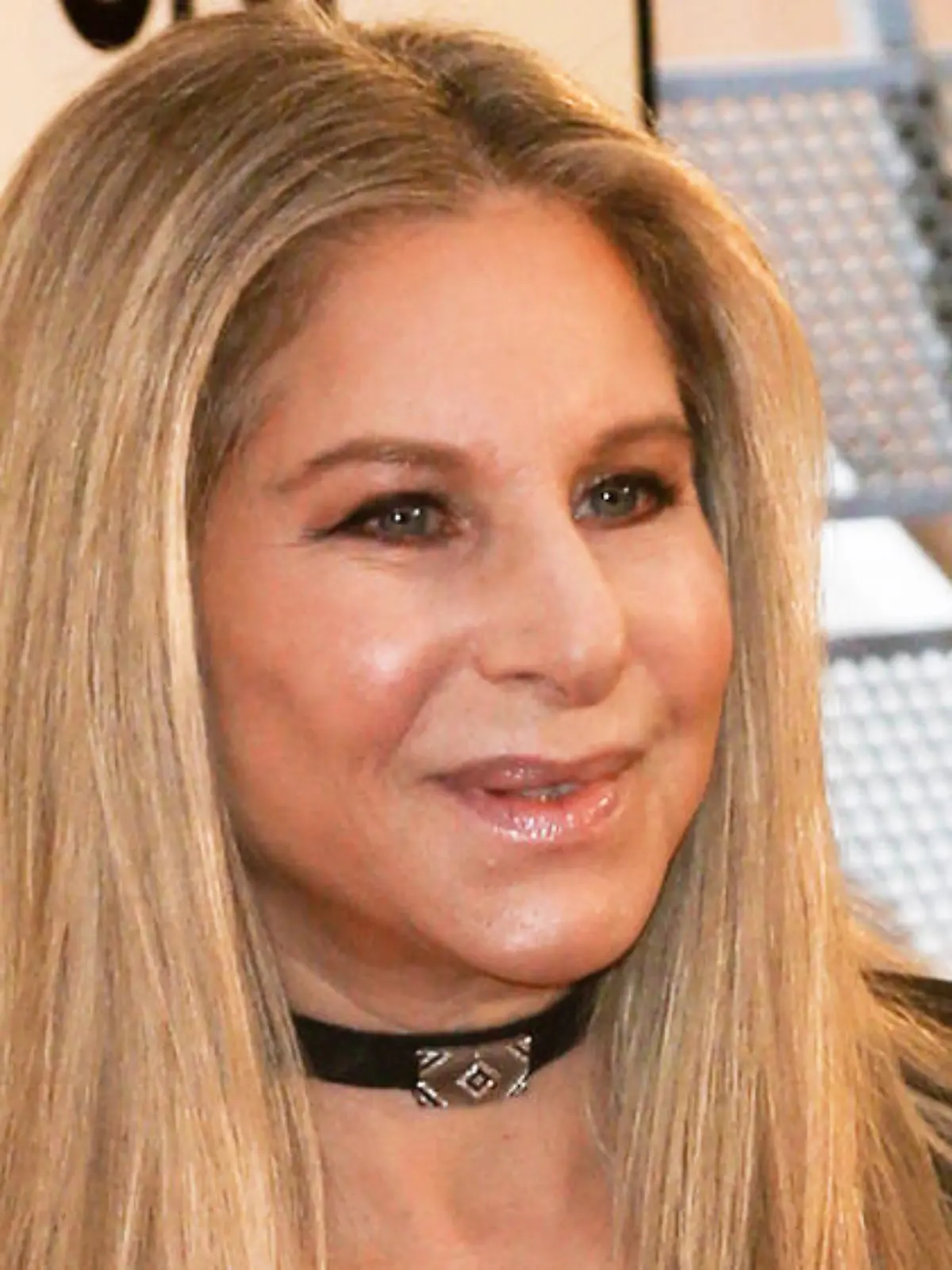 Barbra Streisand macht George Floyds Tochter ein besonderes Geschenk