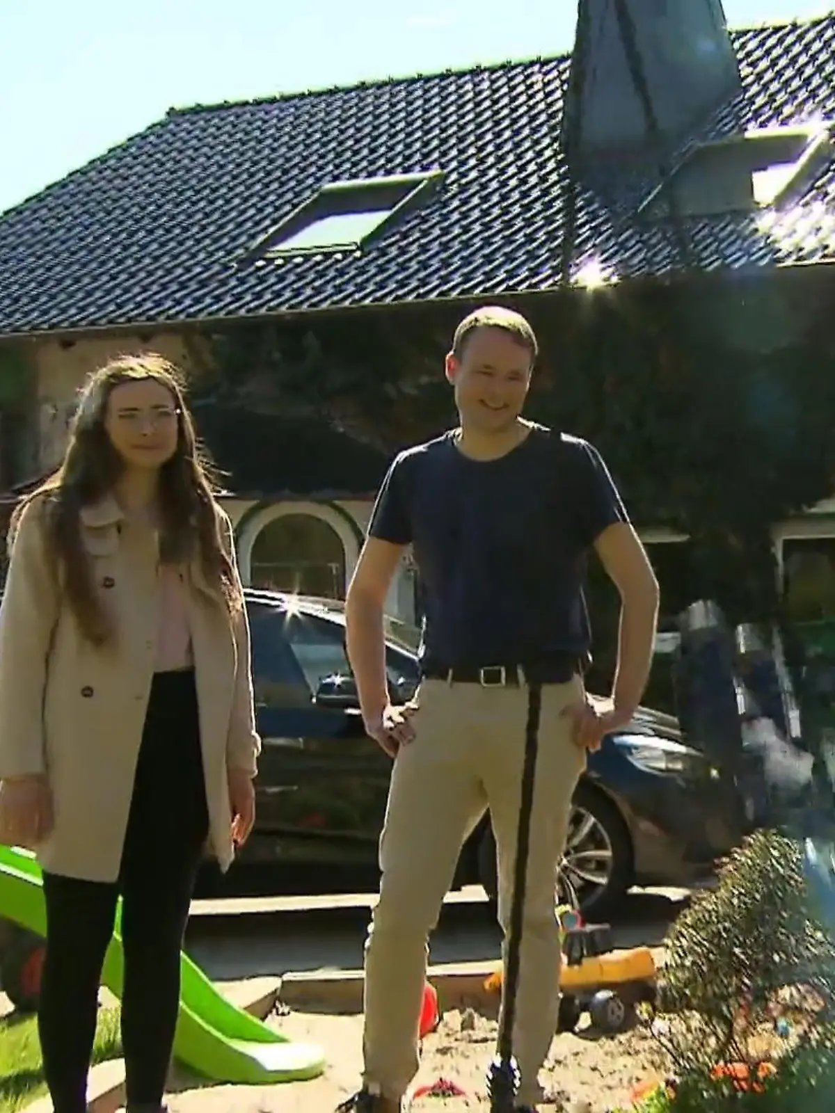 Bild zu: "Familie verzweifelt! Solaranlage nie geliefert – sind 50.000 Euro jetzt futsch?"